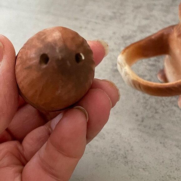 Vintage Squirrel Holding Acorn Salt Pepper Shakers Brown Hand-Painted Ceramic - Picture 10 of 10